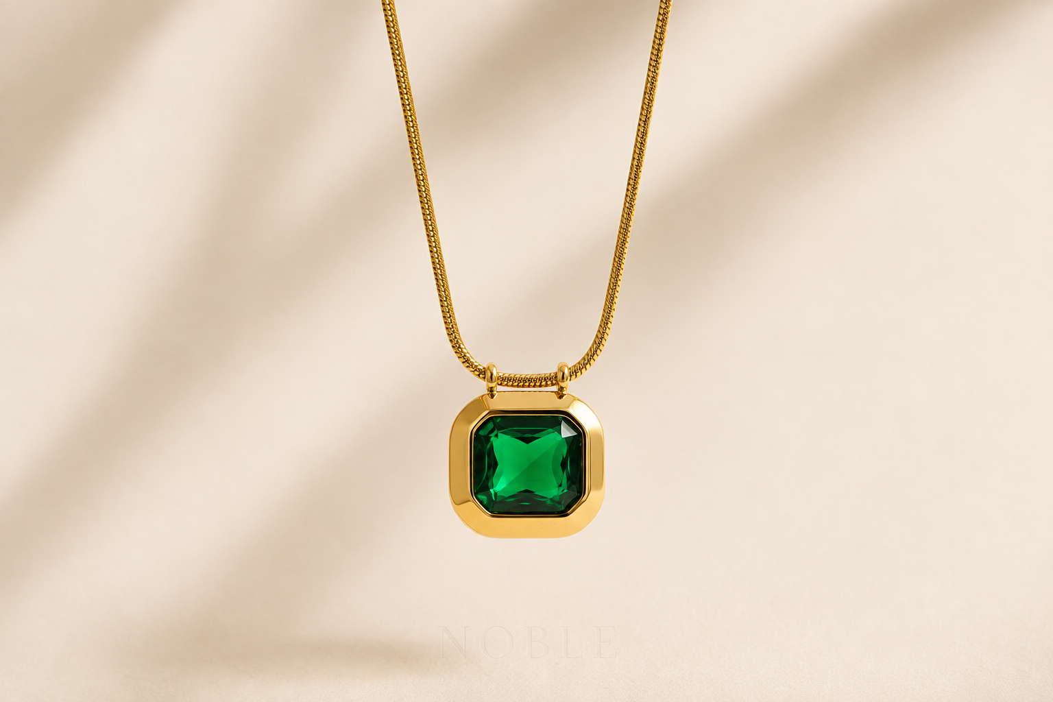 Noble Emerald Necklace