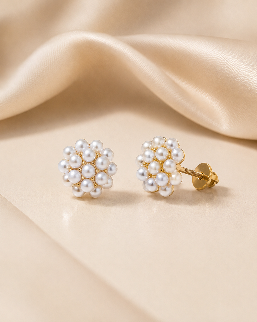 Daisy Pearl Stud Earrings