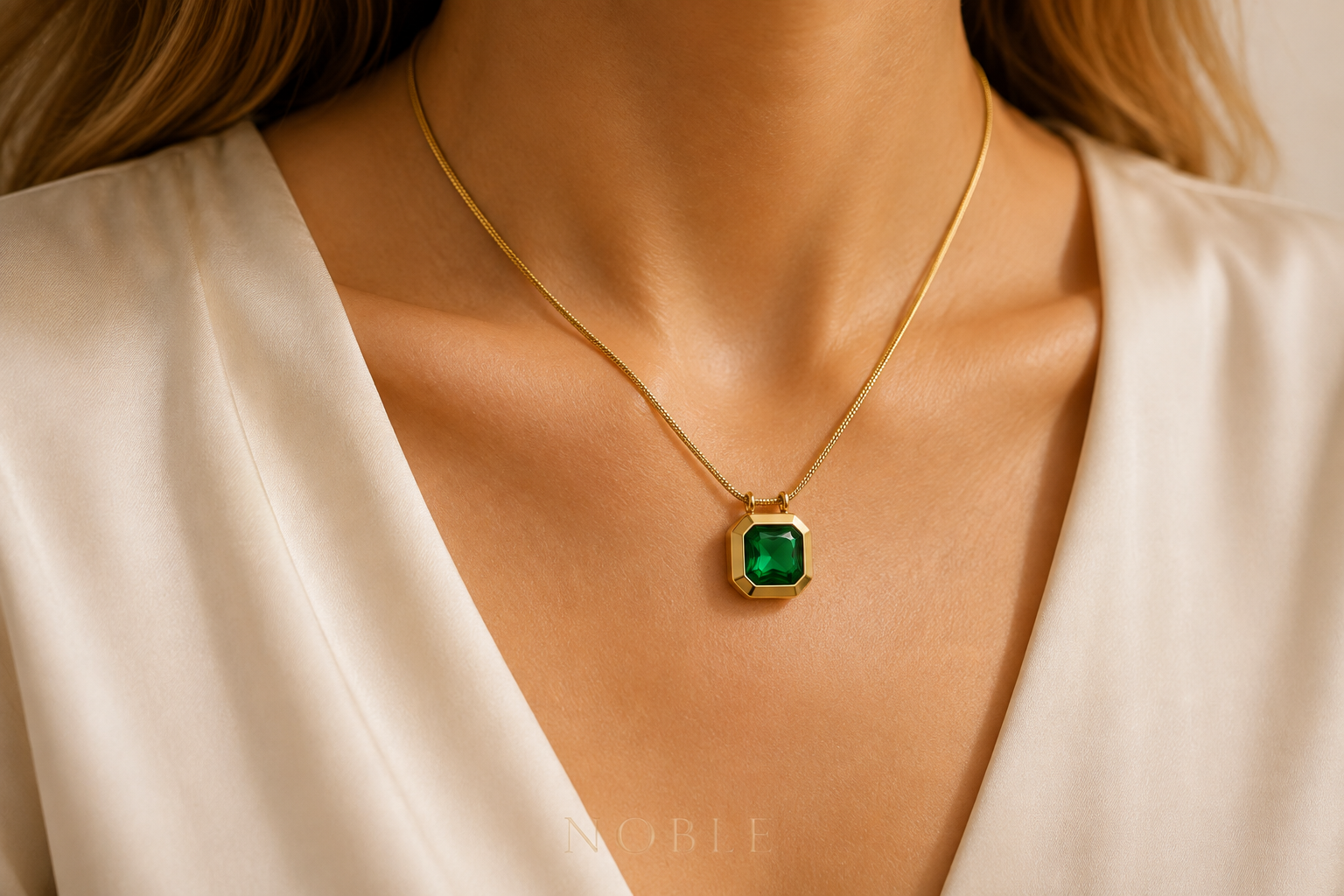 Noble Emerald Necklace