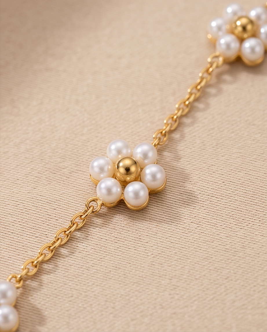 Daisy Pearl Necklace